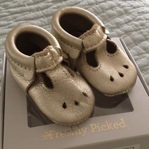 Freshly Picked Baby Mary Jane in Platinum